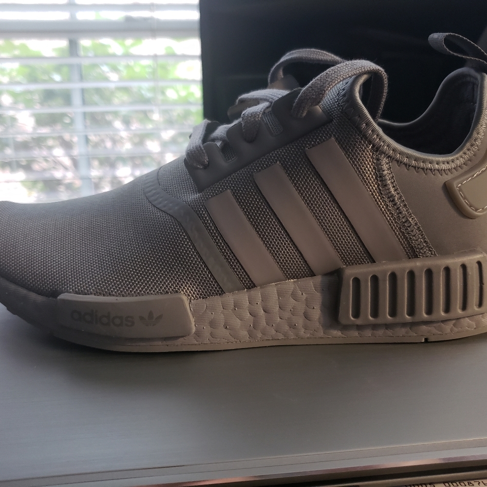 Adidas nmd triple grey